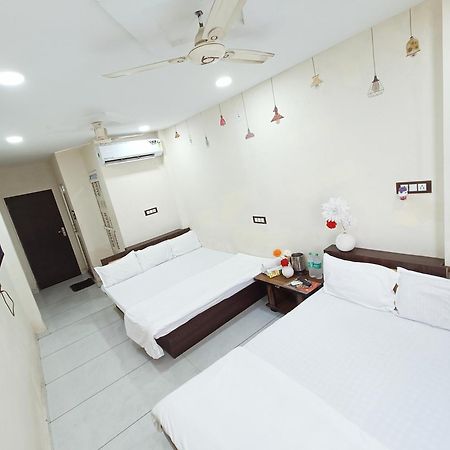 Hotel S Tower Ujjain Eksteriør billede