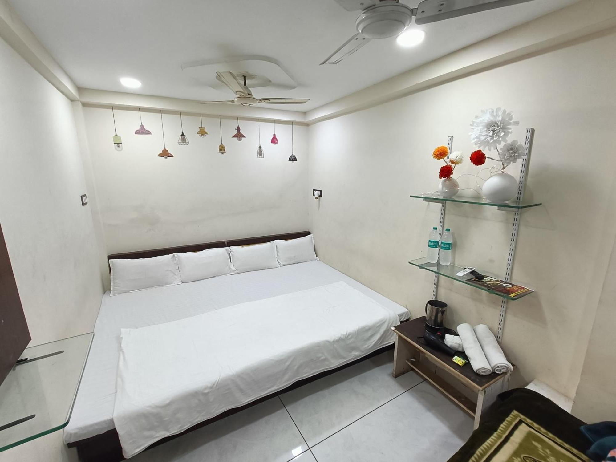 Hotel S Tower Ujjain Eksteriør billede