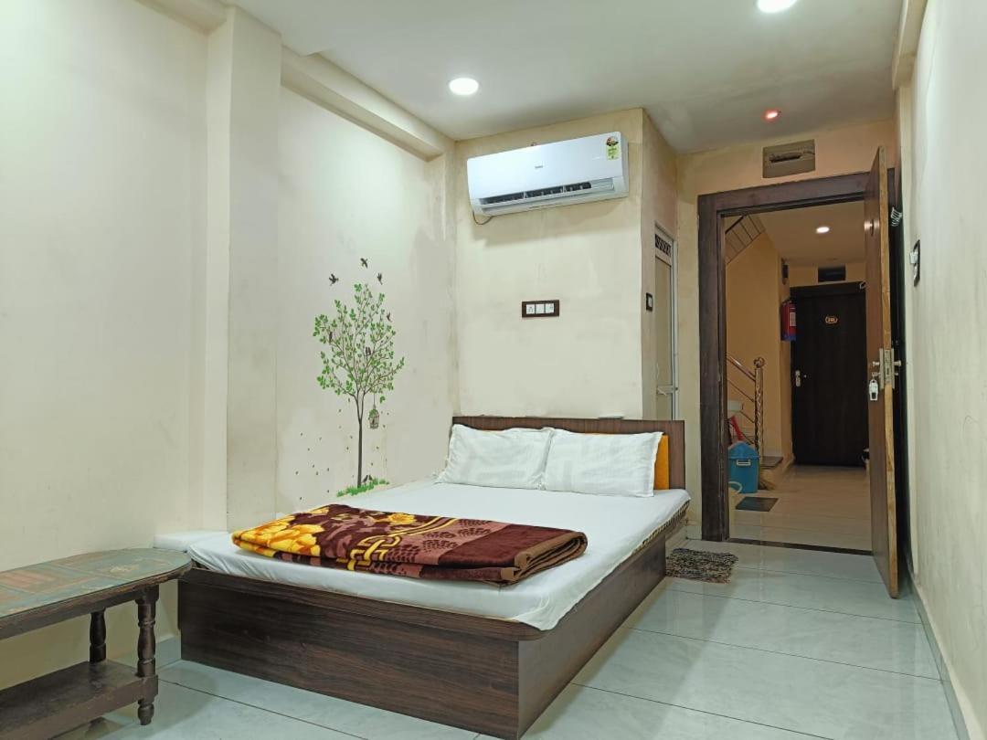 Hotel S Tower Ujjain Eksteriør billede