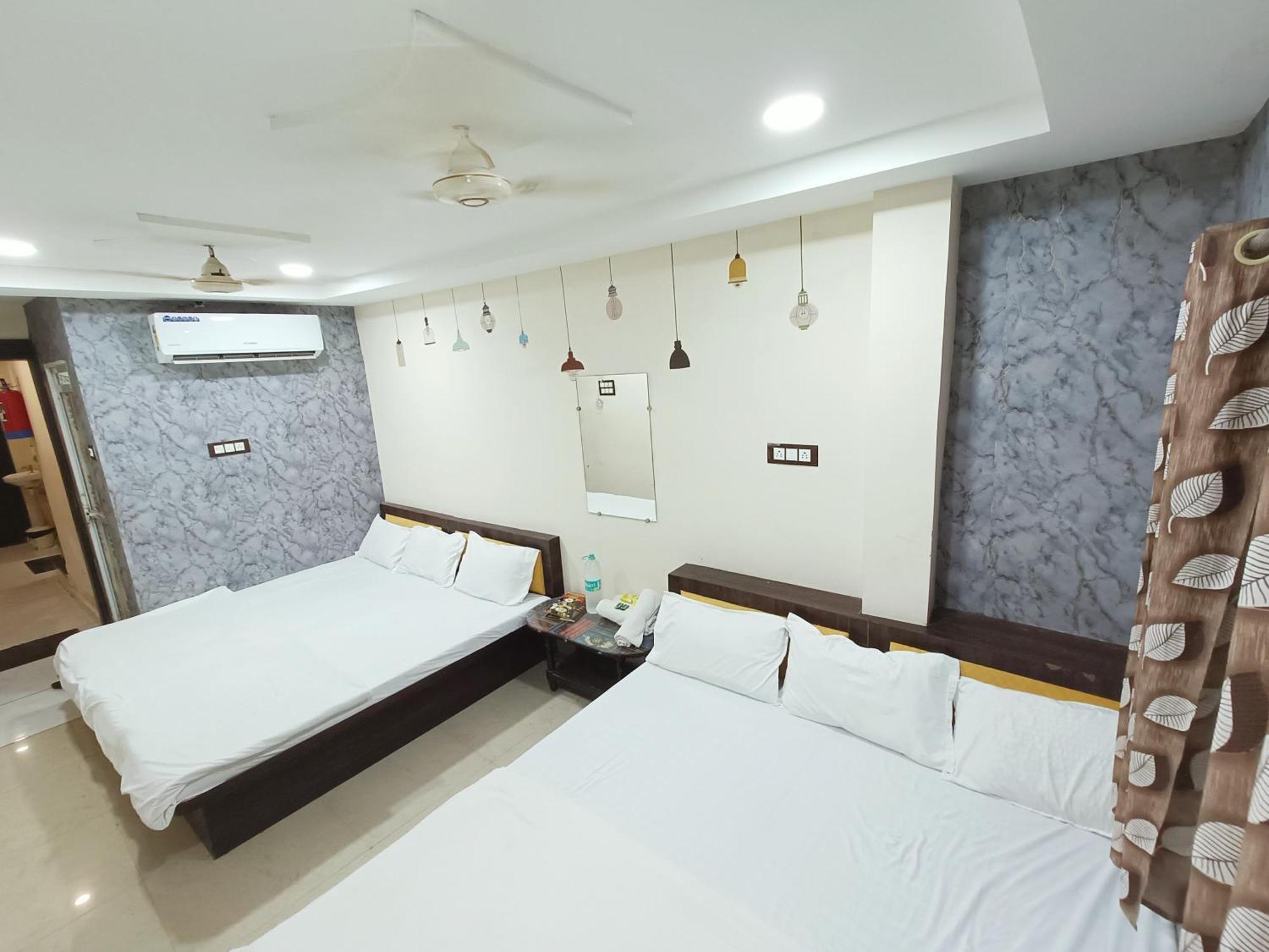 Hotel S Tower Ujjain Eksteriør billede