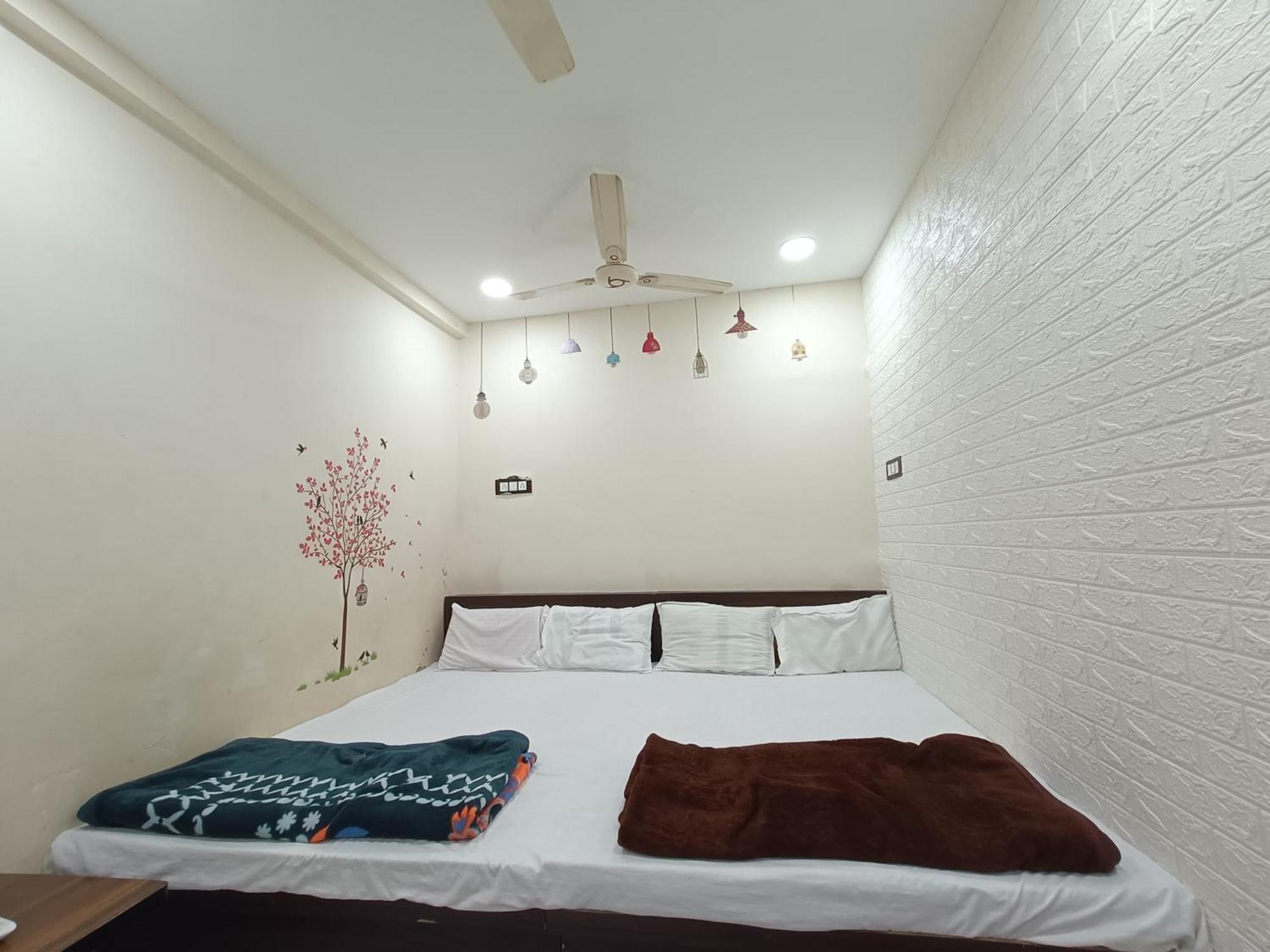Hotel S Tower Ujjain Eksteriør billede